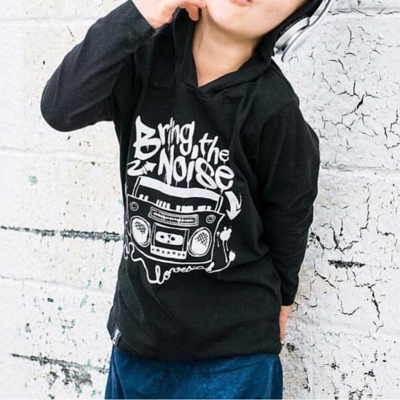 ⭐️sold⭐️Love sick threads hooded tee shirt - Picture 3 of 7